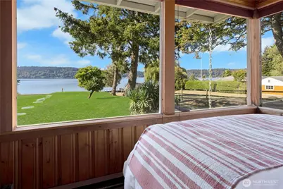 25815 Stuckey Avenue SW, Vashon, WA 98070 - Photo 9