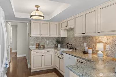 633 Main Street #202, Edmonds, WA 98020 - Photo 17