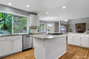 2110 216th Pl NE, Sammamish, WA 98074 - Photo 11
