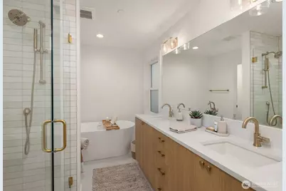 13728 NE 101st Street, Kirkland, WA 98033 - Photo 13