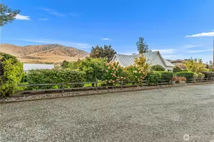 122 E Allen Ave, Chelan, WA 98816 - Photo 33