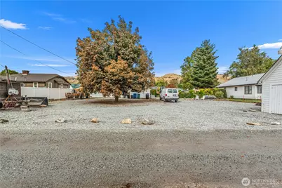 122 E Allen Avenue, Chelan, WA 98816 - Photo 29