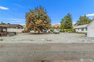 122 E Allen Ave, Chelan, WA 98816 - Photo 29