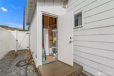 122 E Allen Avenue, Chelan, WA 98816 - Photo 23