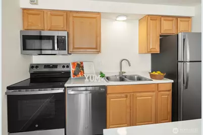 11006 NE 68th Street #811, Kirkland, WA 98033 - Photo 7