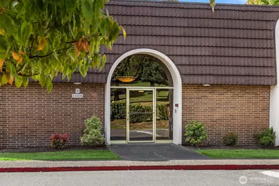 11006 NE 68th Street #811, Kirkland, WA 98033 - Photo 1