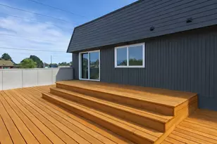 2102 S 12th St, Tacoma, WA 98405 - Photo 9