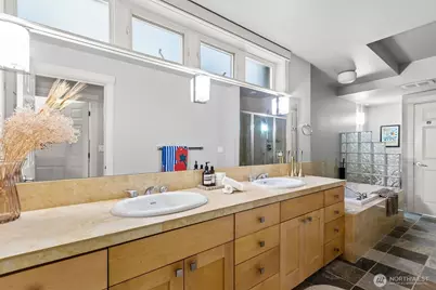 116 Aloha Street #116, Seattle, WA 98109 - Photo 17