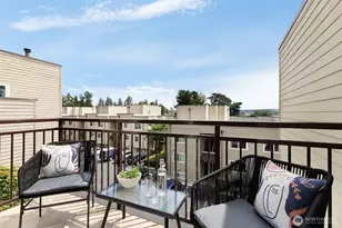 5824 NE 75th St, Seattle, WA 98115 - Photo 3