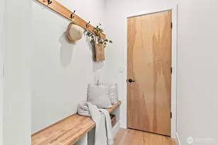 608 18th Ave E, Seattle, WA 98112 - Photo 3