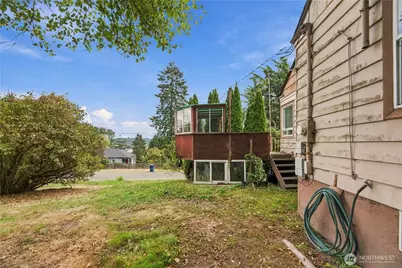 10863 Roseberg Avenue S, Seattle, WA 98168 - Photo 21