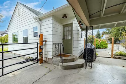 1612 Cleveland Avenue, Mount Vernon, WA 98273 - Photo 17