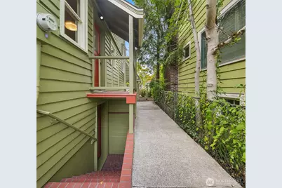 535 N 74th Street, Seattle, WA 98103 - Photo 23
