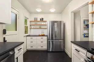 535 N 74th St, Seattle, WA 98103 - Photo 9