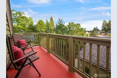 535 N 74th Street, Seattle, WA 98103 - Photo 17