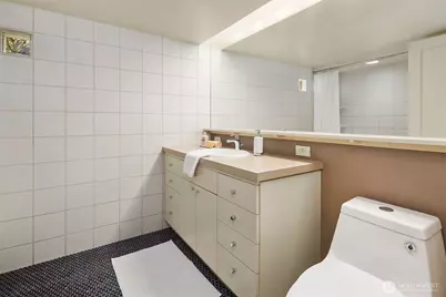 535 N 74th Street, Seattle, WA 98103 - Photo 31