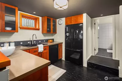 535 N 74th Street, Seattle, WA 98103 - Photo 29