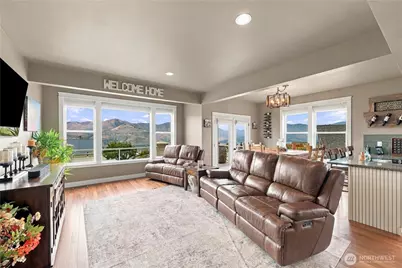 200 Crescent Street, Chelan, WA 98816 - Photo 3