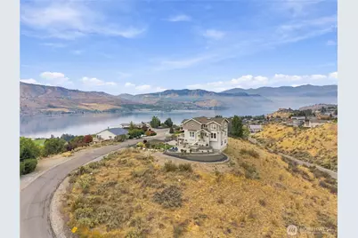 200 Crescent Street, Chelan, WA 98816 - Photo 1