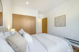 668 S Lane St, Seattle, WA 98104 - Photo 7