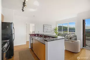 668 S Lane St, Seattle, WA 98104 - Photo 17