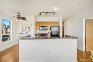 668 S Lane St, Seattle, WA 98104 - Photo 15
