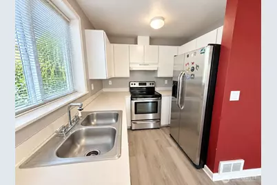 485 SW Bayshore Drive #C102, Oak Harbor, WA 98277 - Photo 9