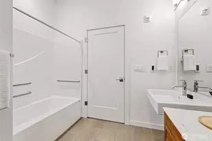 1498 NW 75th St, Seattle, WA 98117 - Photo 9