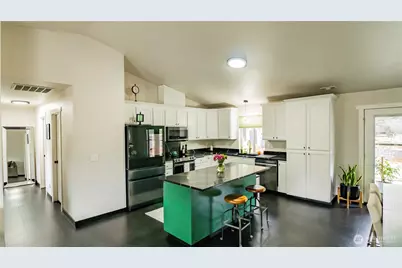 412 Volesky Drive SE, Rainier, WA 98576 - Photo 5