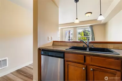 690 32nd Street #B301, Bellingham, WA 98225 - Photo 7