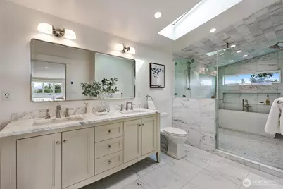 4106 Burke Avenue N, Seattle, WA 98103 - Photo 19