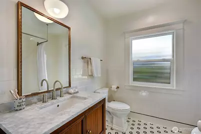 4106 Burke Avenue N, Seattle, WA 98103 - Photo 27