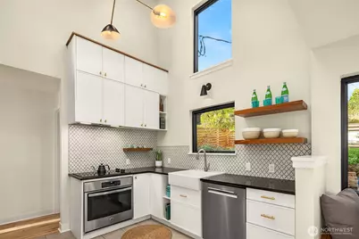 4002 12th Avenue S, Seattle, WA 98108 - Photo 5