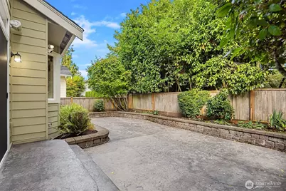 8642 NE 123rd Place, Kirkland, WA 98034 - Photo 17