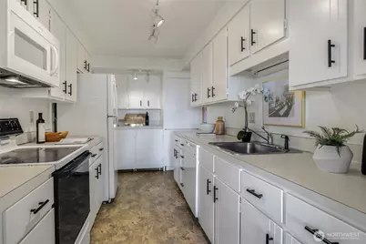 8003 Sand Point Way NE #B23, Seattle, WA 98115 - Photo 11