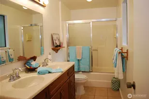 18016 S Tapps Dr E, Lake Tapps, WA 98391 - Photo 17