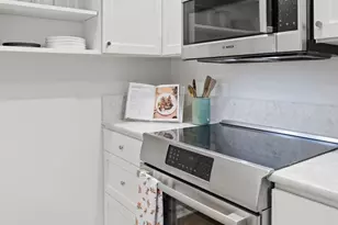 215 20th Ave E, Seattle, WA 98112 - Photo 9