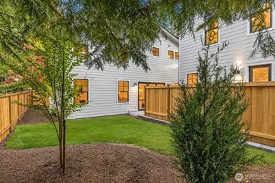 11610 NE 92nd Street, Kirkland, WA 98033 - Photo 37
