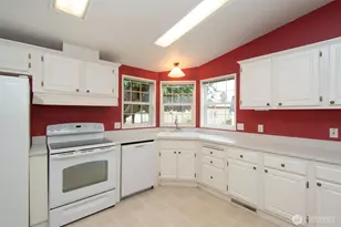 251 Heather Cir, Port Angeles, WA 98362 - Photo 9