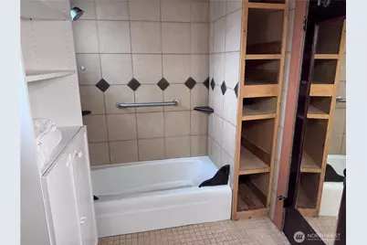 423 N 50th Street, Seattle, WA 98103 - Photo 13