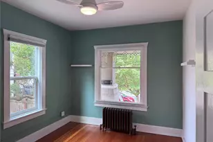 423 N 50th St, Seattle, WA 98103 - Photo 9