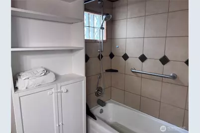 423 N 50th Street, Seattle, WA 98103 - Photo 15