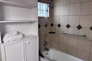 423 N 50th St, Seattle, WA 98103 - Photo 15