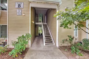 801 N N Rainier Ave, Renton, WA 98057 - Photo 3