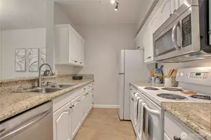801 N N Rainier Ave, Renton, WA 98057 - Photo 9
