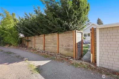 3930 S Ferdinand Street, Seattle, WA 98118 - Photo 31