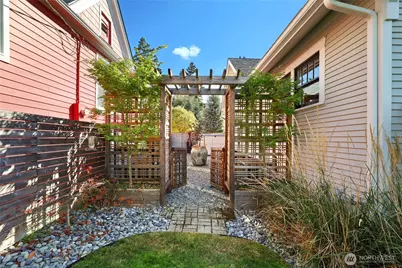3930 S Ferdinand Street, Seattle, WA 98118 - Photo 27