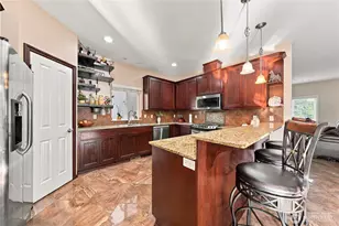 7402 Olympic Dr, Everett, WA 98203 - Photo 7