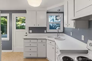 1817 NW 77th St, Seattle, WA 98117 - Photo 7