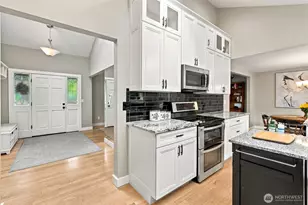 425 Jasmine Pl NW, Issaquah, WA 98027 - Photo 9